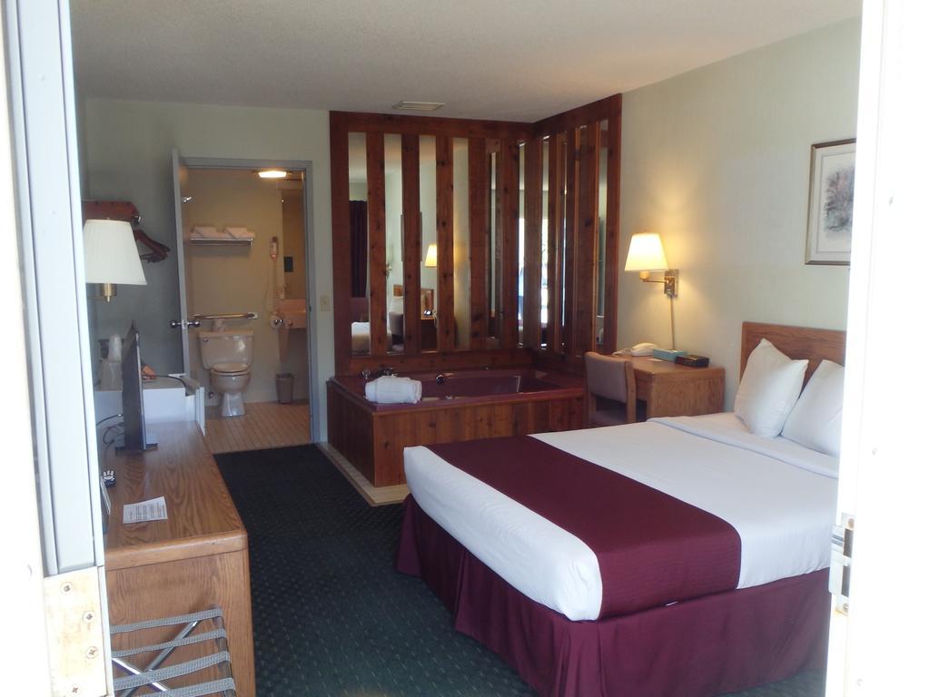Americas Best Value Inn St. Ignace Zimmer foto