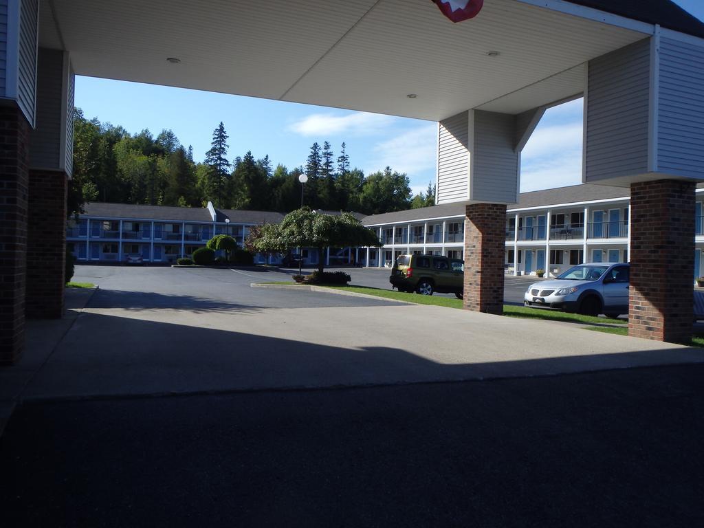 Americas Best Value Inn St. Ignace Exterior foto