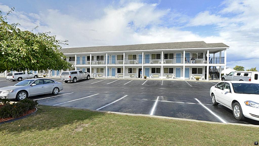 Americas Best Value Inn St. Ignace Exterior foto