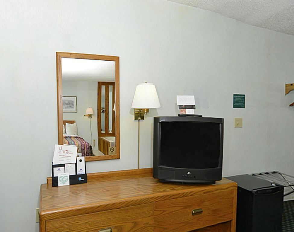 Americas Best Value Inn St. Ignace Zimmer foto